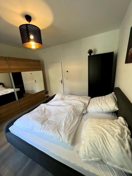 Jaybnb - Geraeumiges Apartment Am Hafen Von Dortmund Bagian luar foto